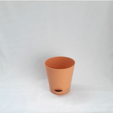 Load image into Gallery viewer, Gardenista Self-Watering Pot- 5 Inches Light Brown (Set of 2)
